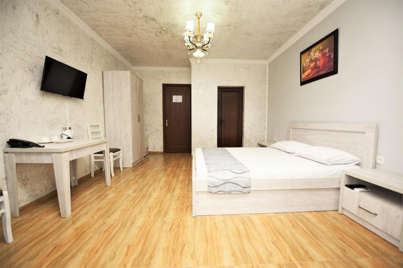 Kazbegi Hotel Батумі Екстер'єр фото